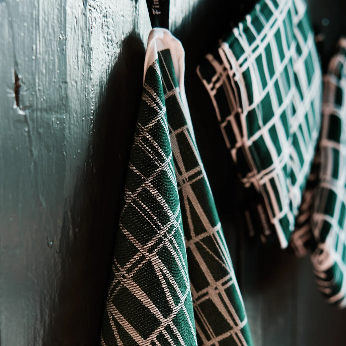 Finlayson Coronna Dark Green / White Pot Holders - Set of 2