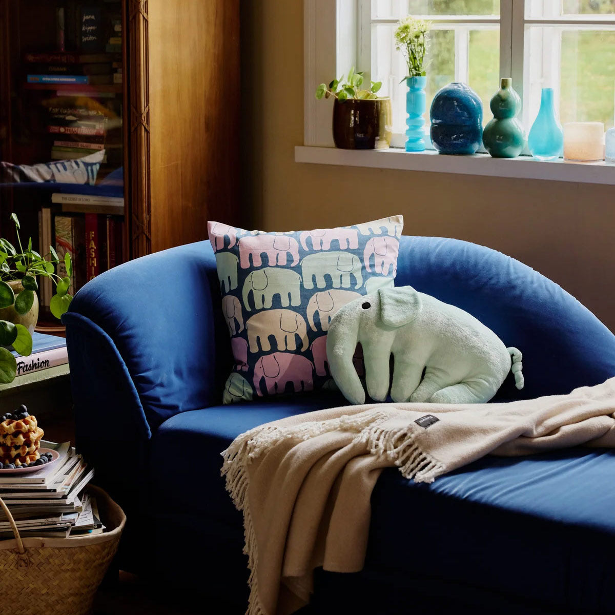 Finlayson Elefantti Dark Blue / Multi Throw Pillow