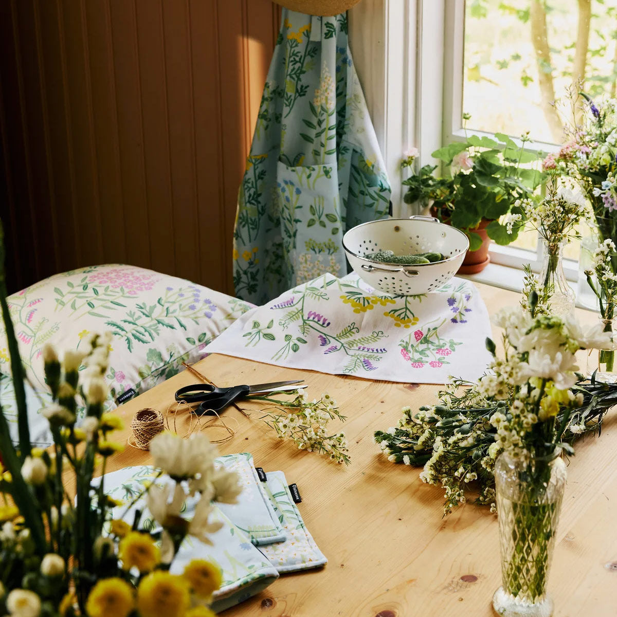 Finlayson Joutomaa Off White / Purple / Green Throw Pillow