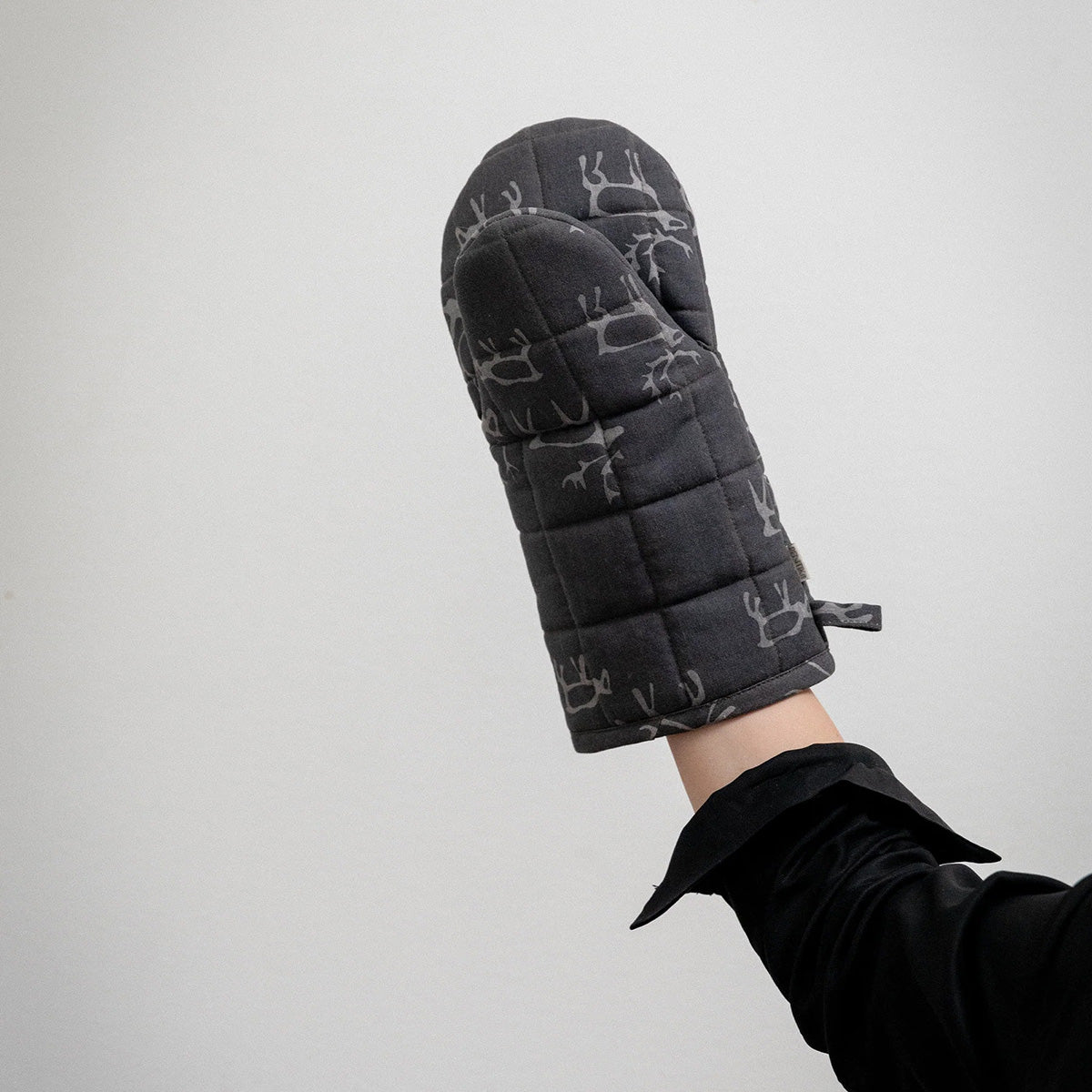 Pentik Saaga Grey Oven Mitt