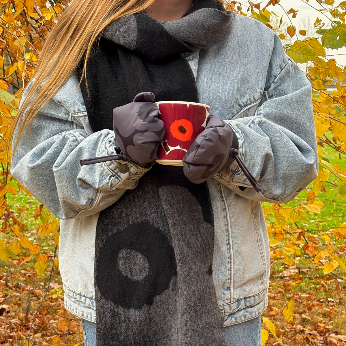 Marimekko Magneetti Unikko Black / gray Mittens