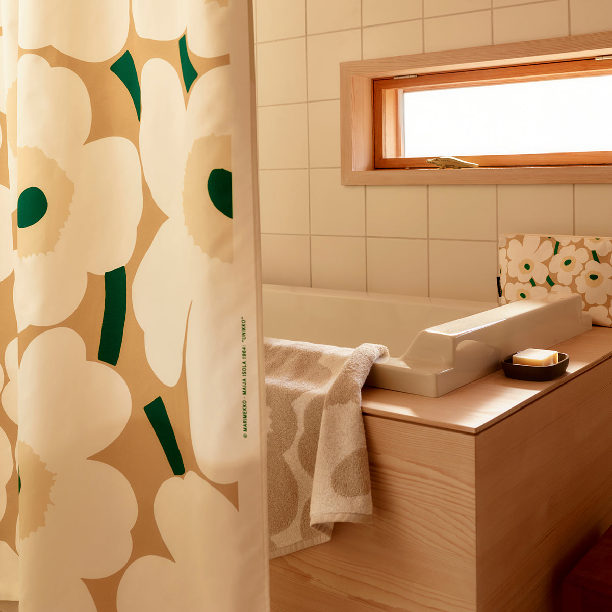Marimekko Unikko Off White / Sand Guest Towel