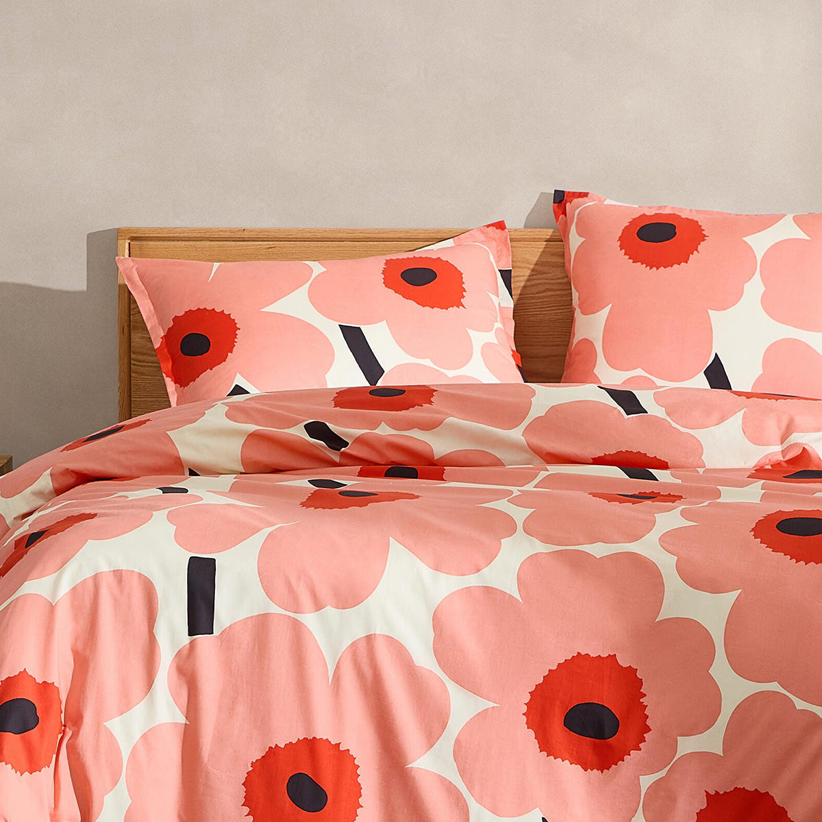 Marimekko Unikko Coral / Pink Bedding