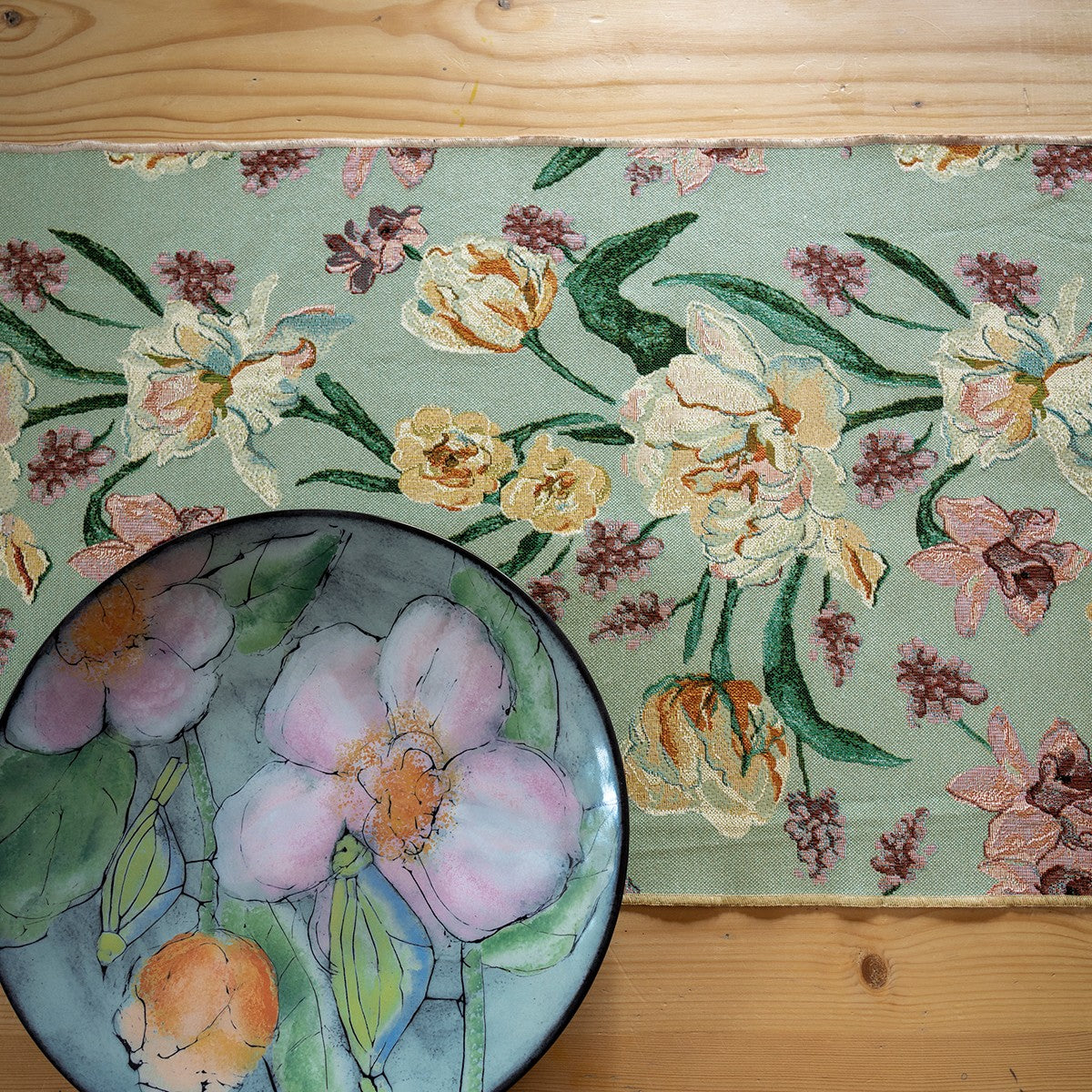 Pentik Helmililja Light Green / Orange / Purple Table Runner