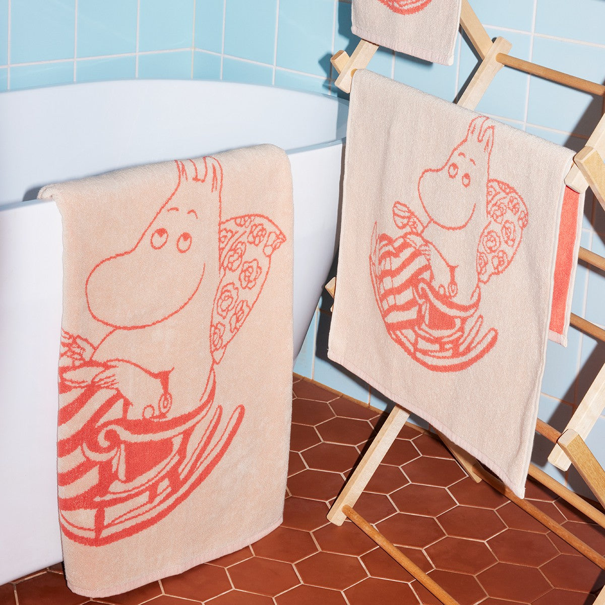 Arabia Moomin Moominmamma Peach Bath Towel