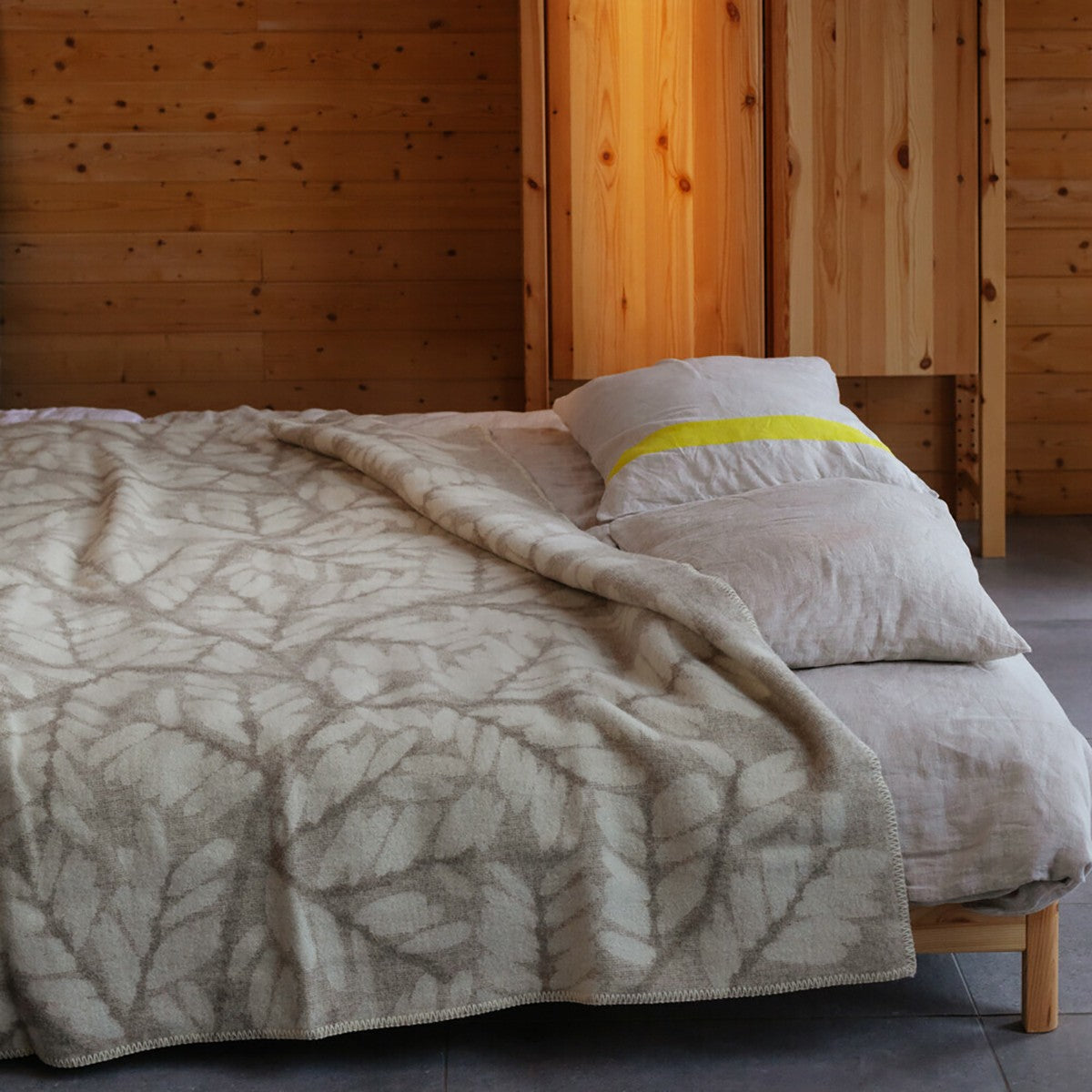 Lapuan Kankurit Verso Beige / White Blanket