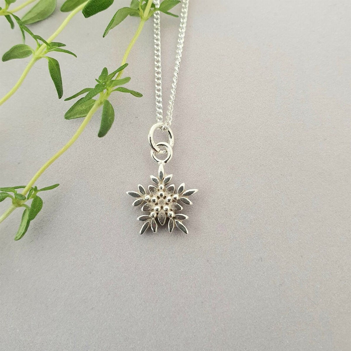 Korunilo Arctic Flower Silver Necklace