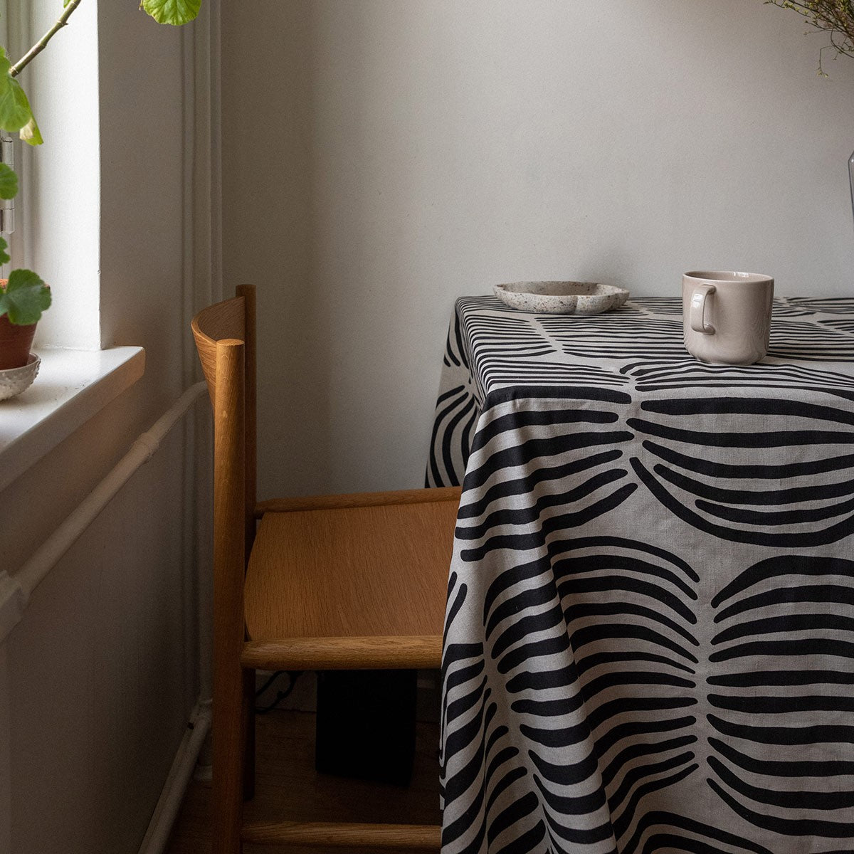 Pentik Vilja Beige / Black Tablecloth