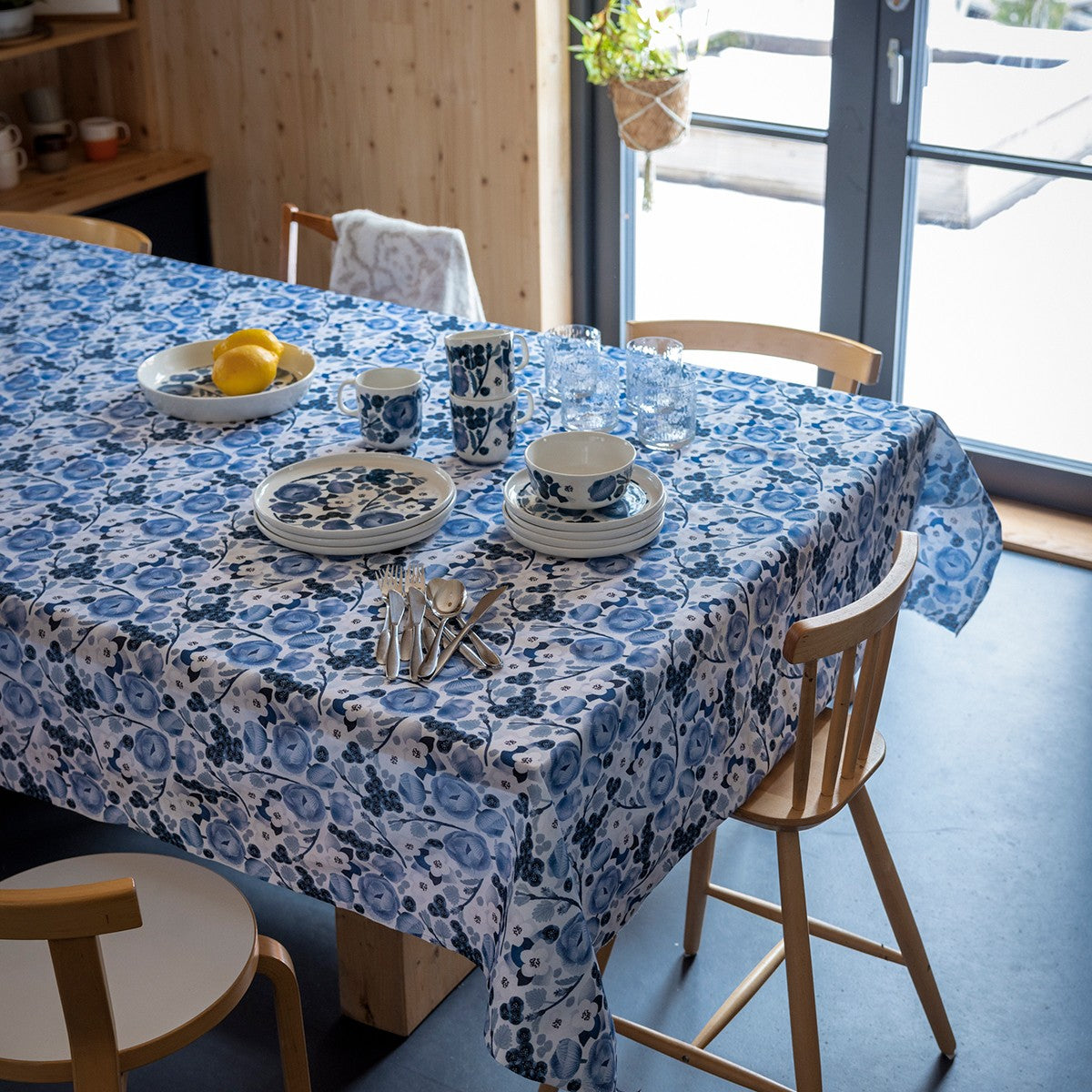 Pentik Lapin Kukka Blue / White Pie Dish