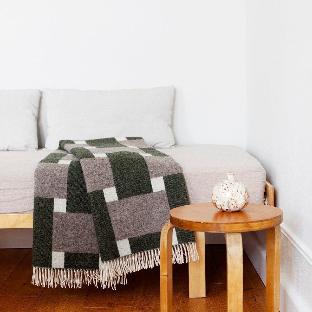 Lapuan Kankurit Punos Olive / Grey / White Wool Blanket