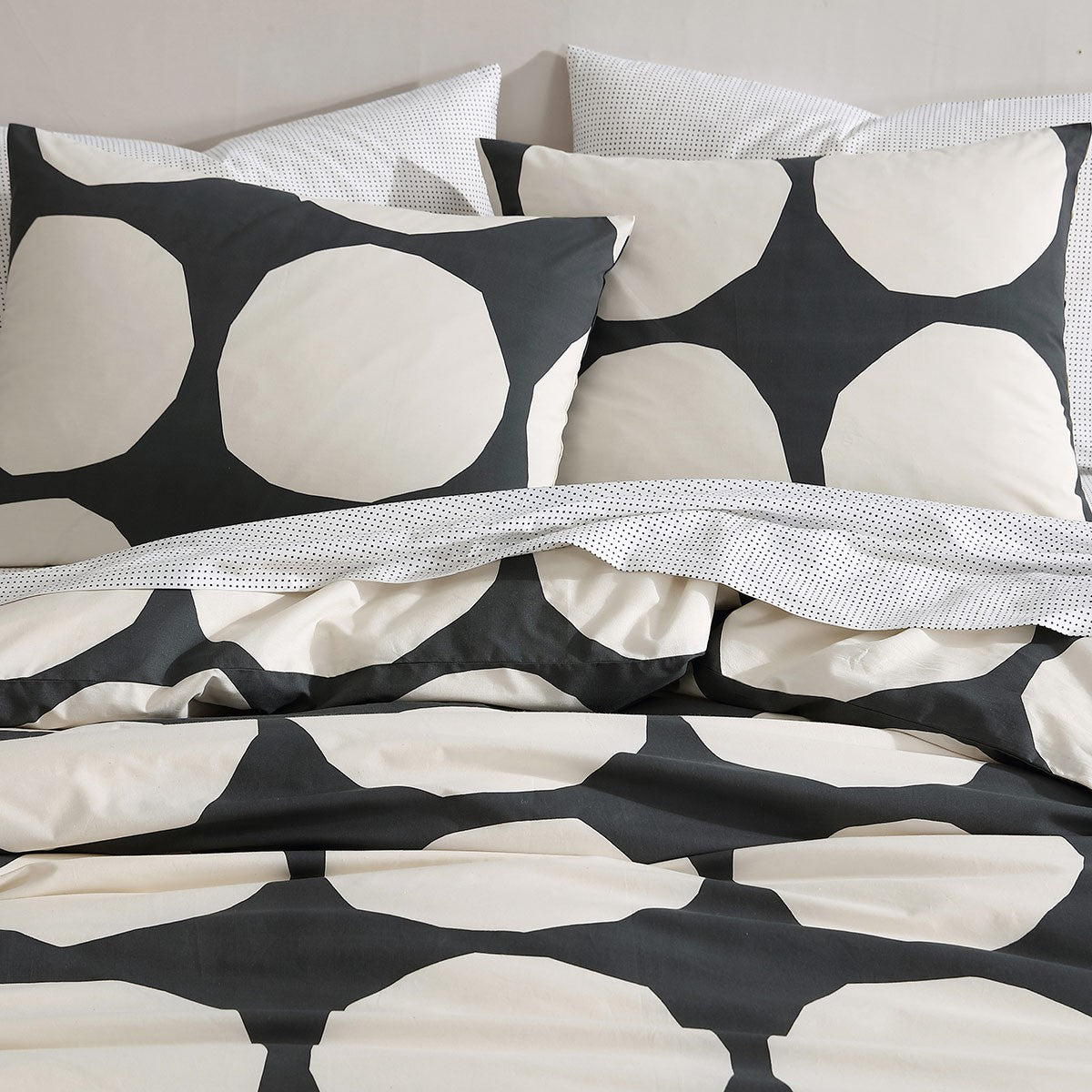 Marimekko Kivet Charcoal / Off White Full / Queen Duvet Cover Set