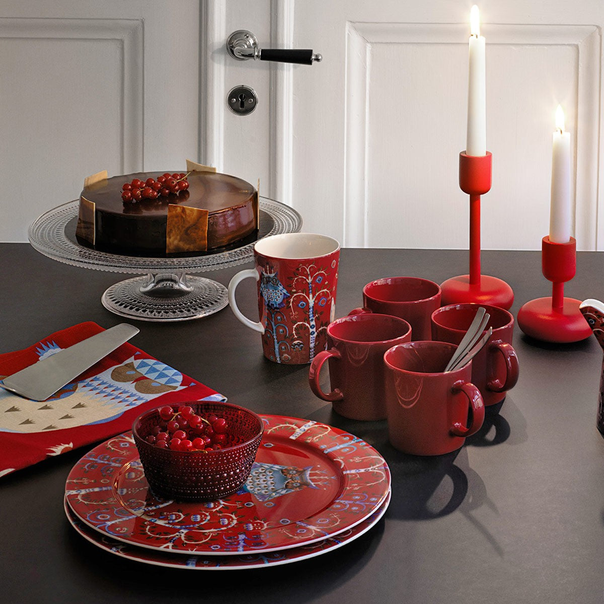 iittala Taika Red Dinner Plate - 10-1/2"