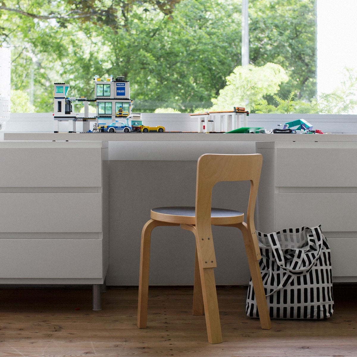 Artek Alvar Aalto 65 Chair