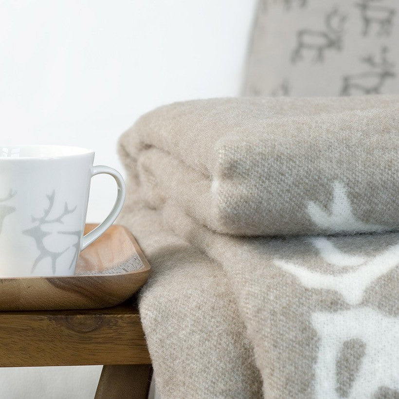 Pentik Saaga Brown Wool Blanket