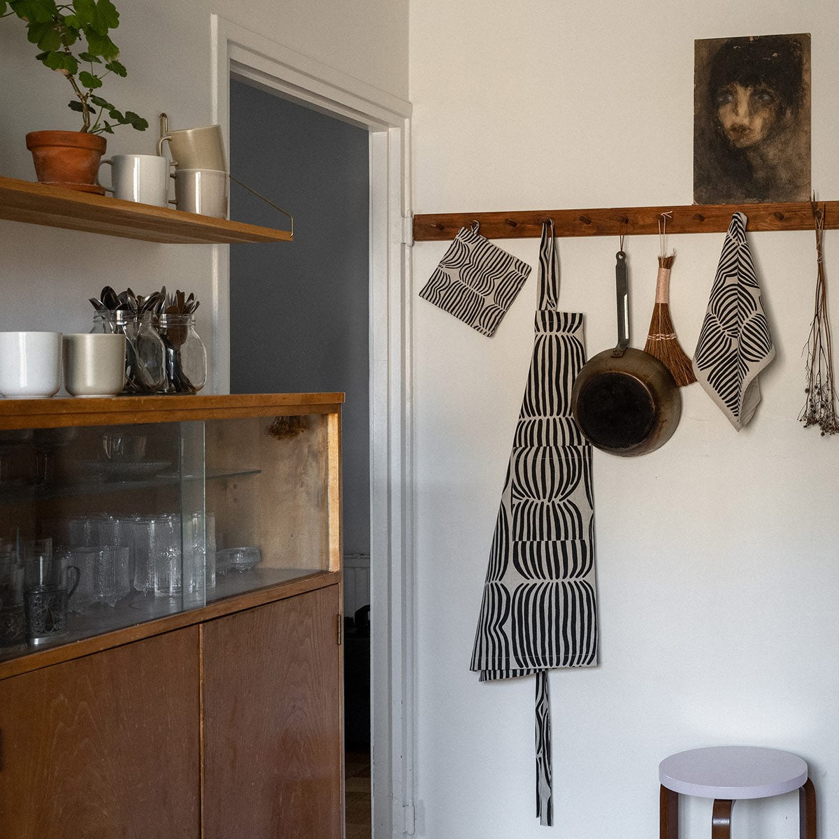 Pentik Vilja Beige / Black Tea Towel