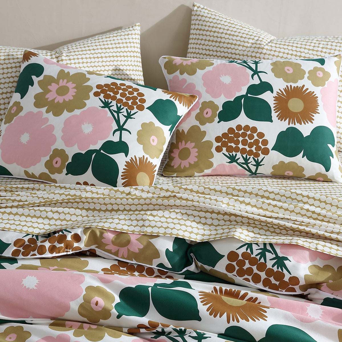 Marimekko Pieni Kukkatori Pink / Beige / Green Full / Queen Duvet Cover Set