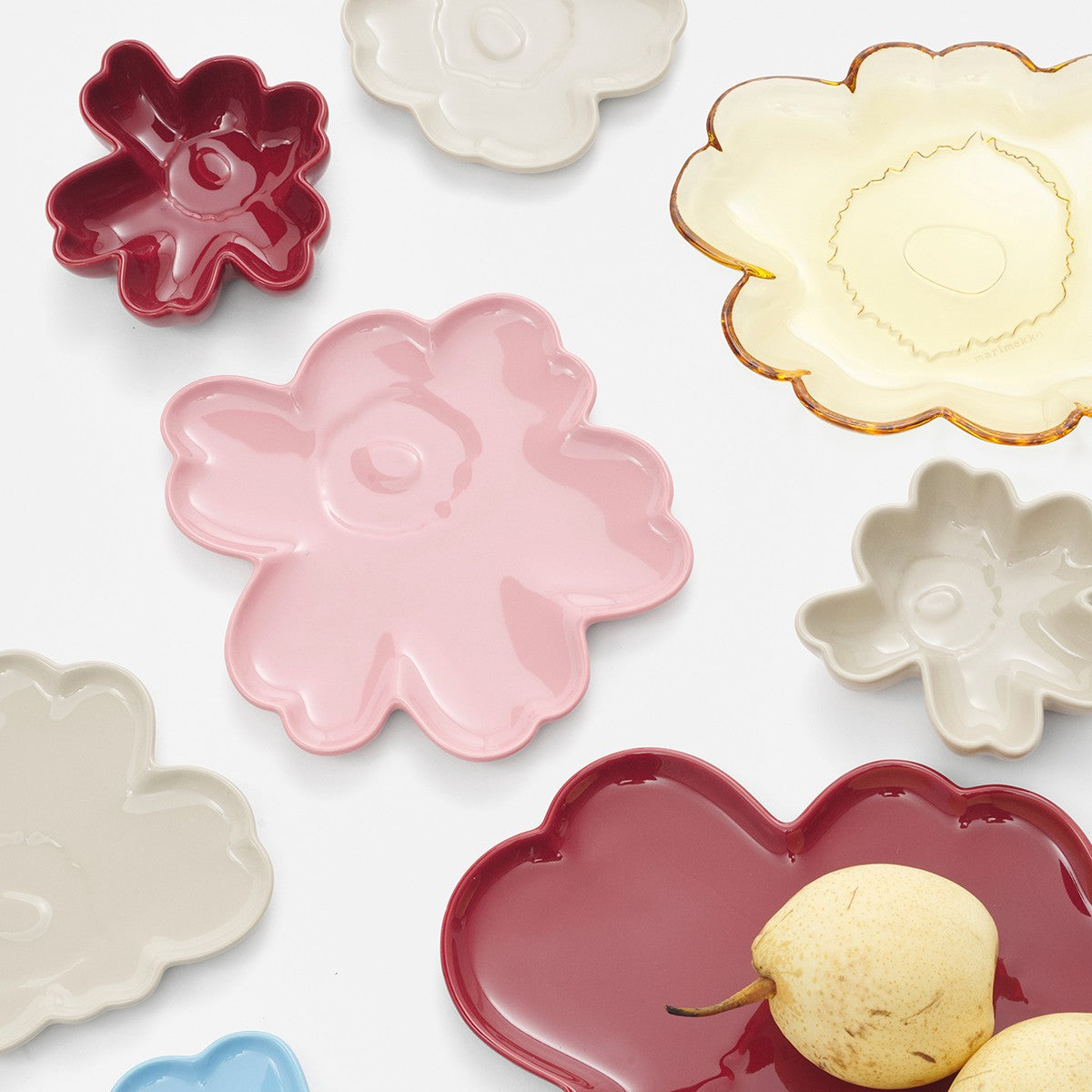 Marimekko Unikko Shape Amber Glass Plate