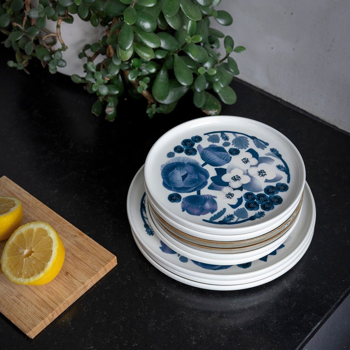 Pentik Lapin Kukka Blue / White Salad Plate