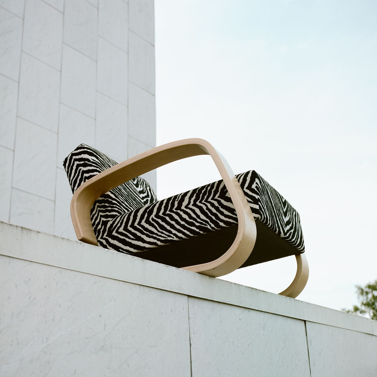Artek Alvar Aalto 400 Lounge Chair - Fabric Upholstery