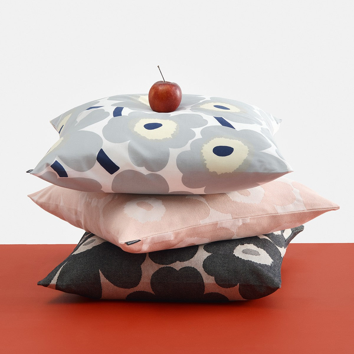 Marimekko Pieni Unikko Light Pink Throw Pillow
