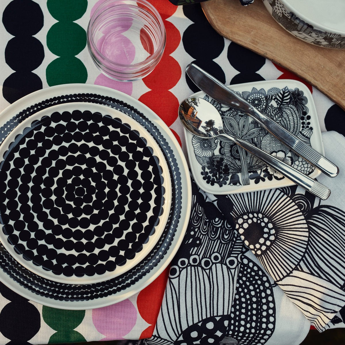 Marimekko Siirtolapuutarha Black / White Small Plate