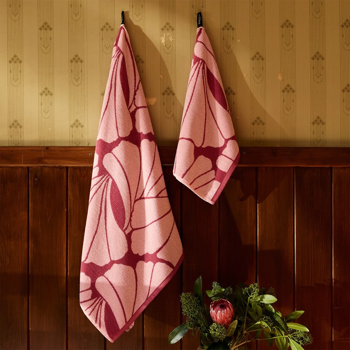 Finlayson Lilia Fuchsia / Pink Hand Towel
