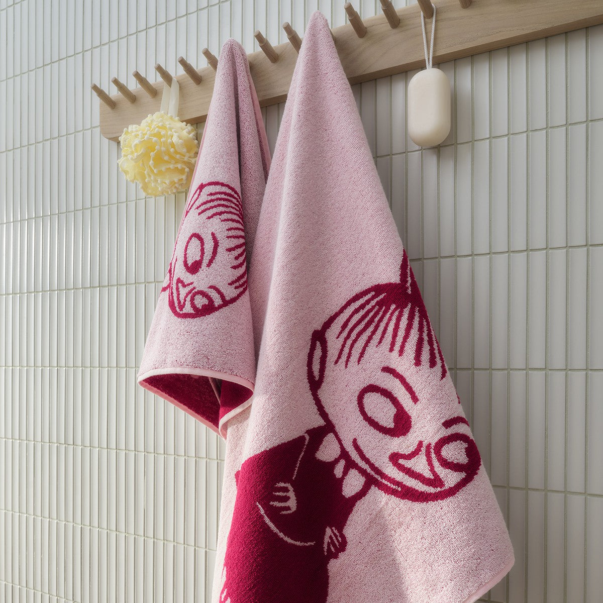 Arabia Moomin Little My Pink / Dark Red Hand Towel