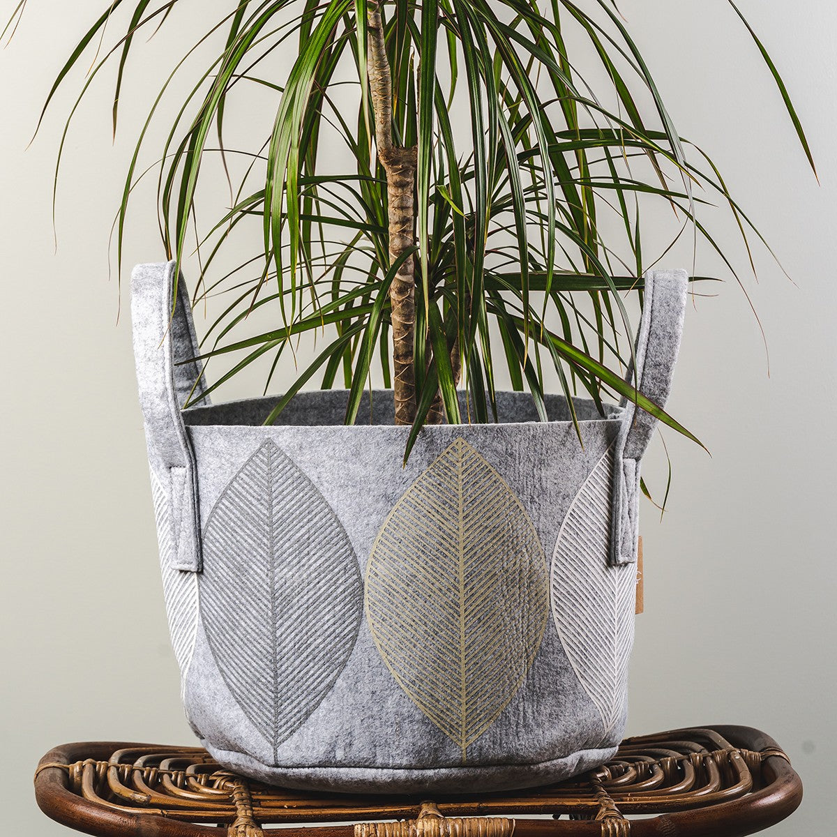 Muurla Leaf Light Grey Storage Basket