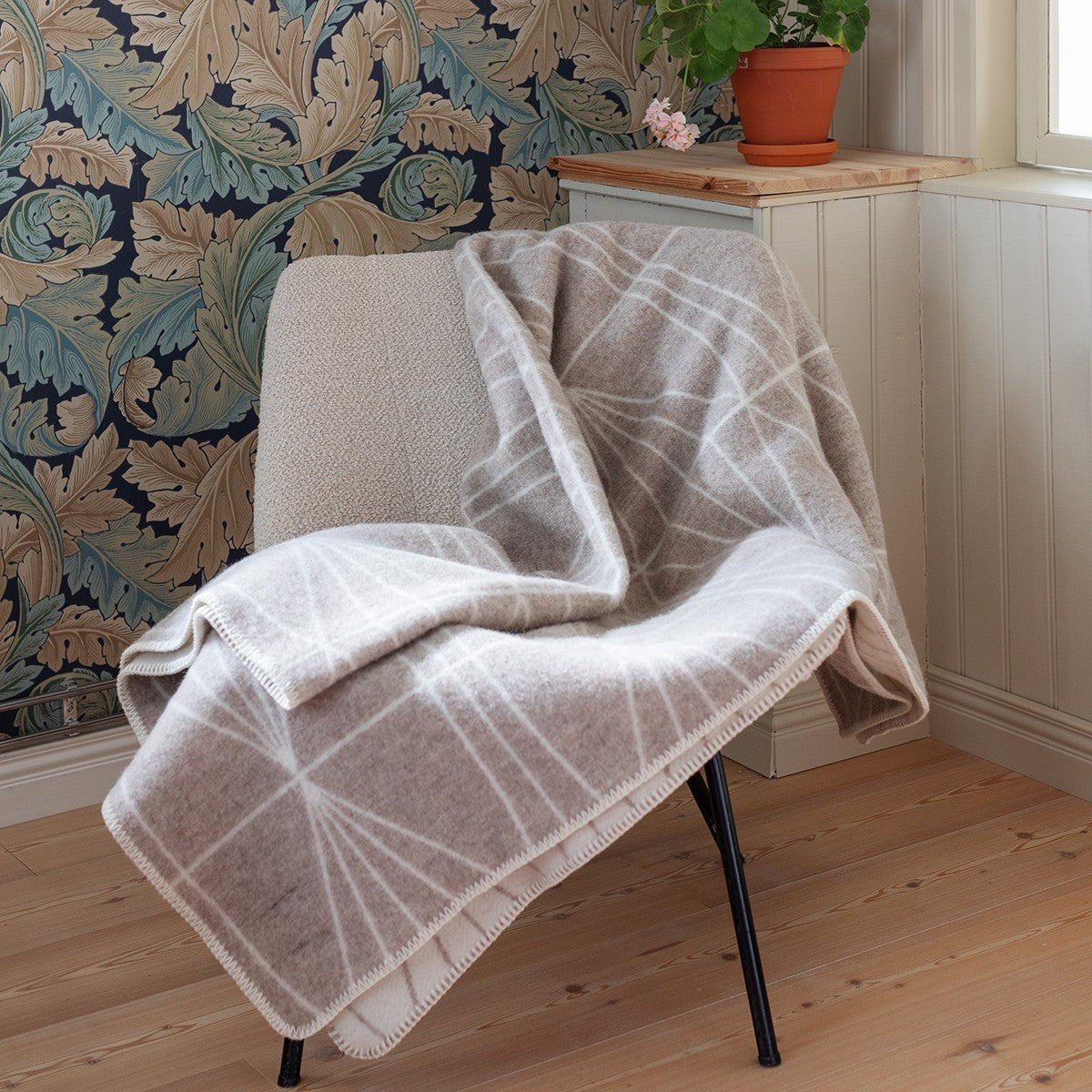 Lapuan Kankurit Kehra Beige / White Wool Throw Blanket