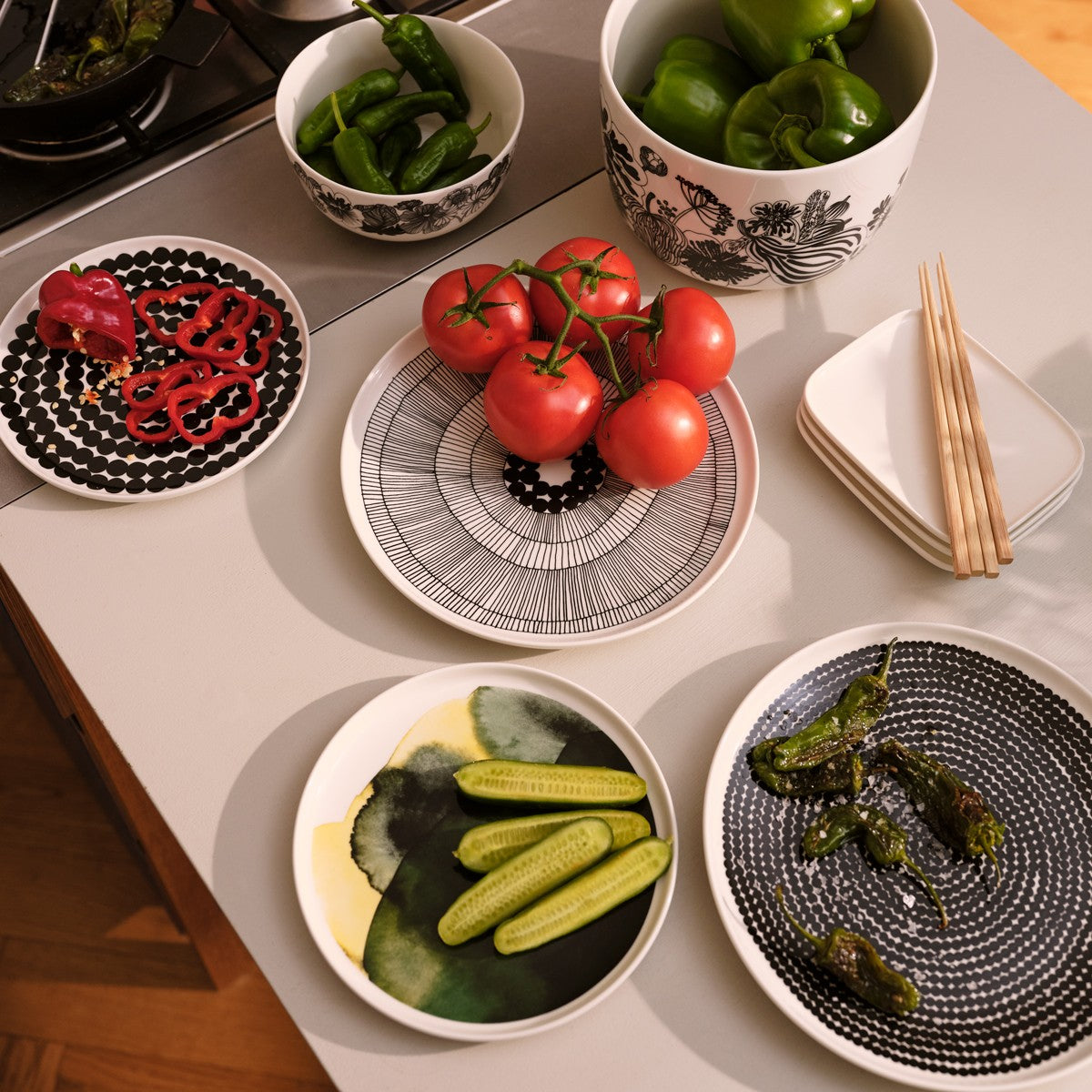 Marimekko Rasymatto Black / White Dinner Plate