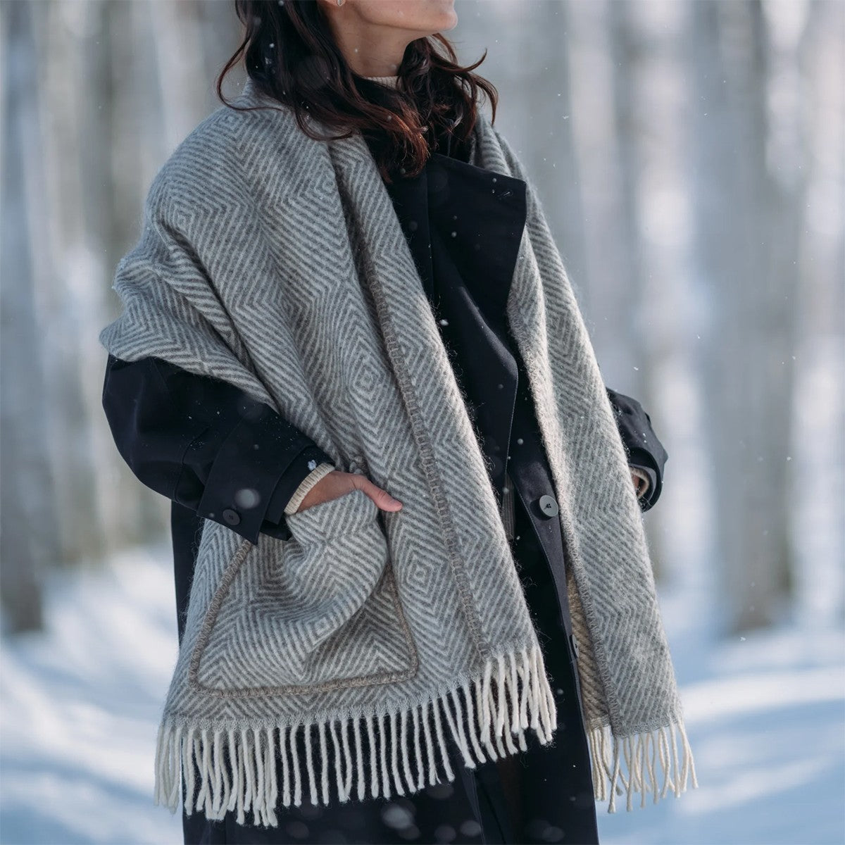 Lapuan Kankurit Maria Grey / Ivory Wool Pocket Shawl