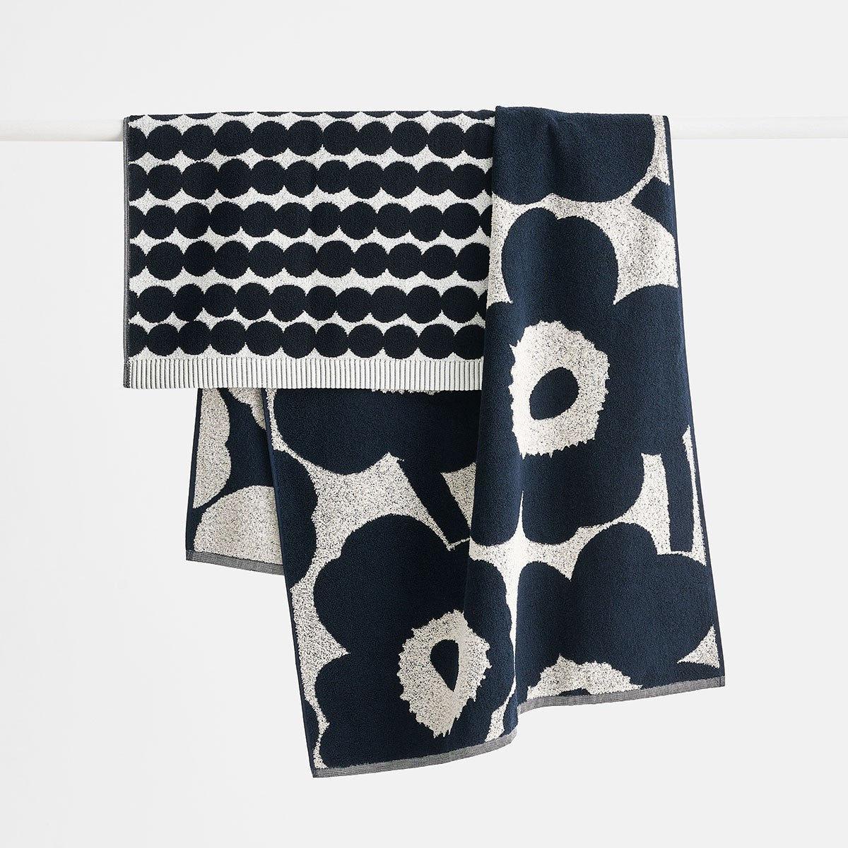 Marimekko Unikko Ivory / Navy Bath Towel