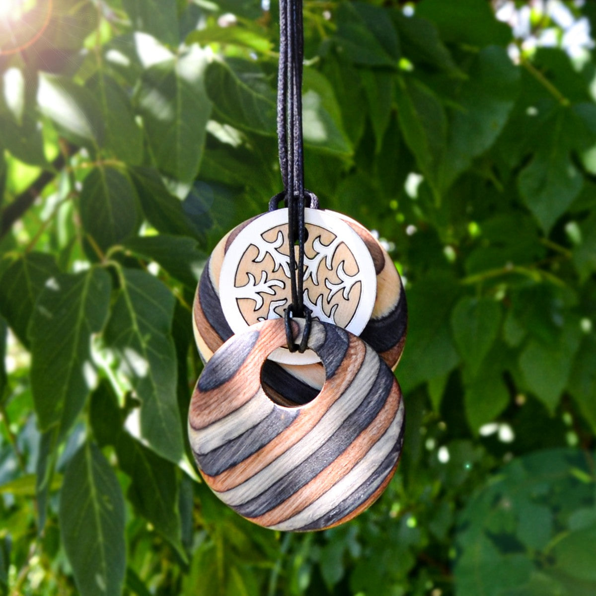 Visapaja Thin Stripes Wooden Necklace