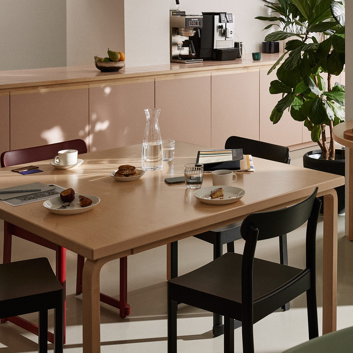 Artek Alvar Aalto 84 Table