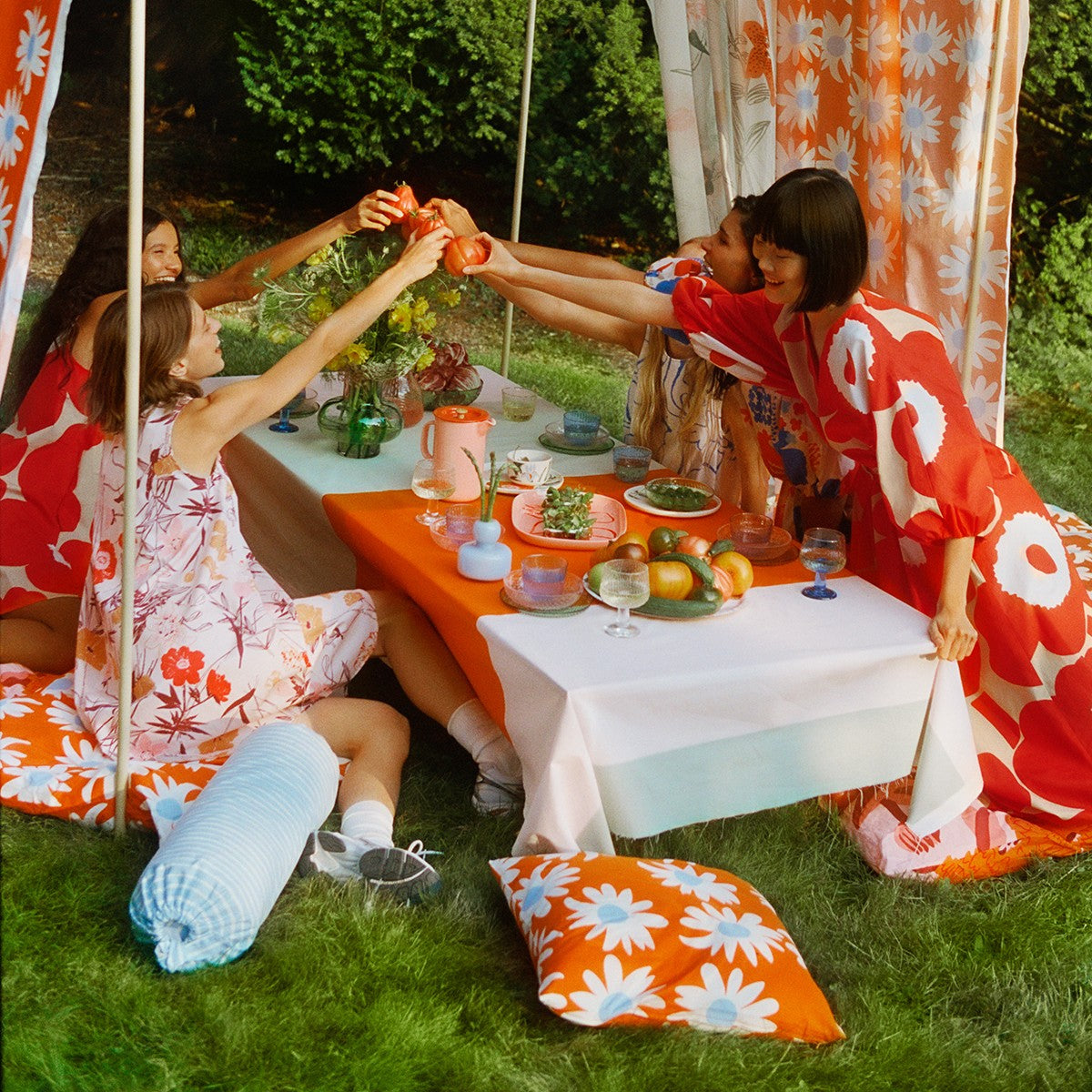 Marimekko Oiva Salmon Pink / Tomato Red Coffee Press