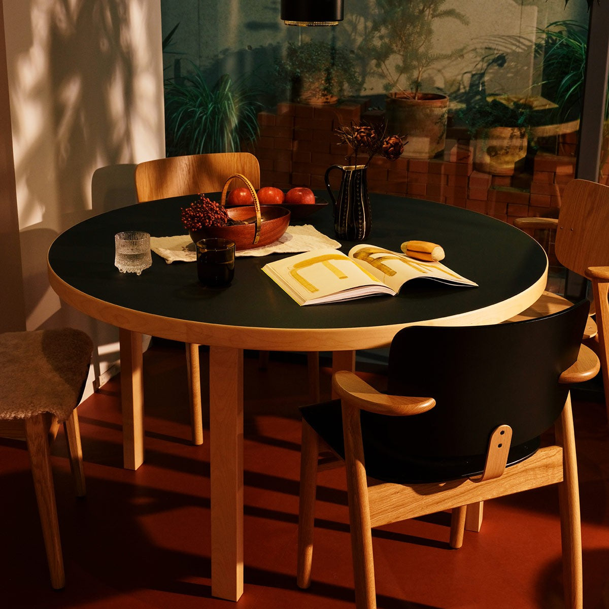 Artek Alvar Aalto 91 Round Table