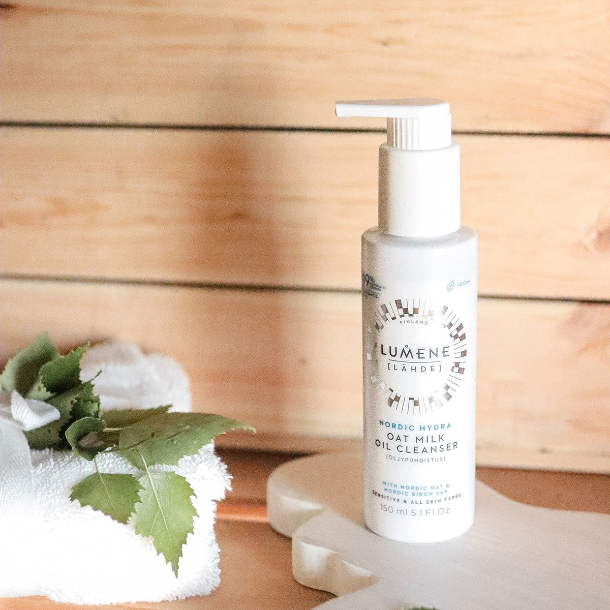 Lumene Oat Milk Oil Cleanser Nordic Hydra [Lähde]
