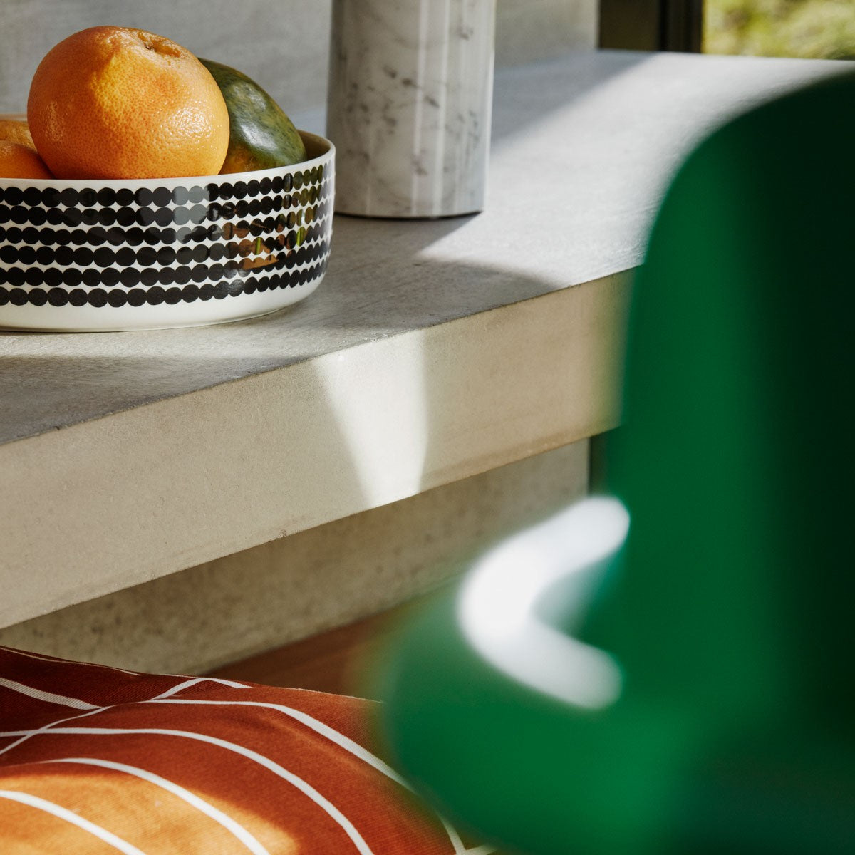 Marimekko Rasymatto White / Black Serving Bowl