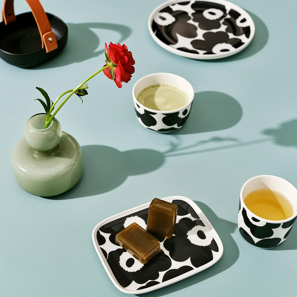 Marimekko Unikko White / Black Dessert Bowl