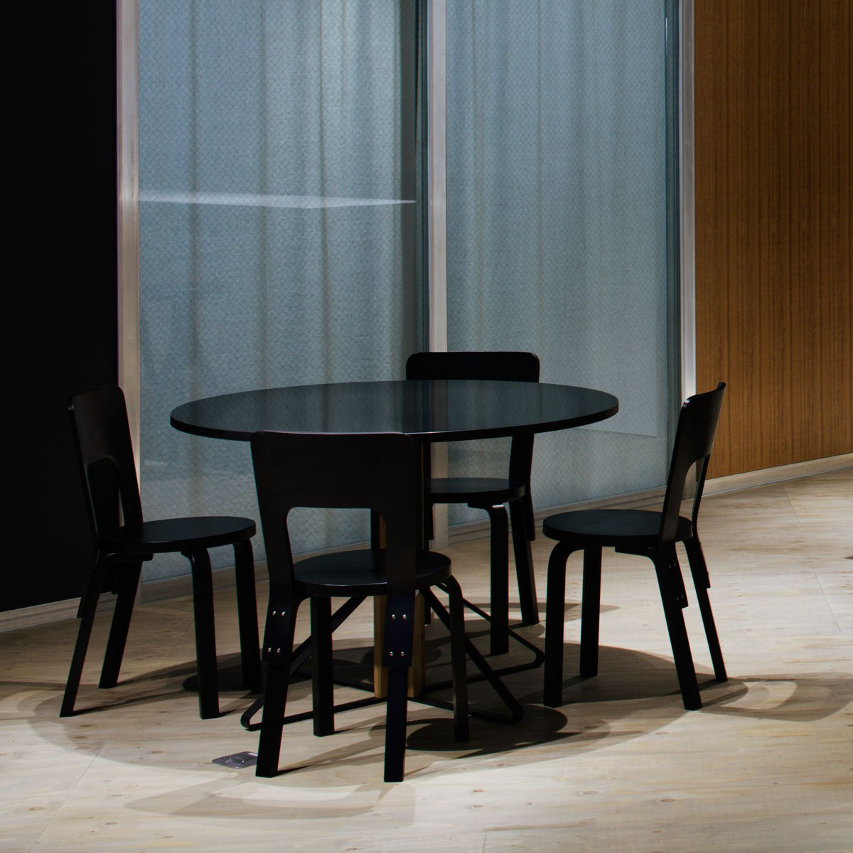 Artek Alvar Aalto 66 Chair