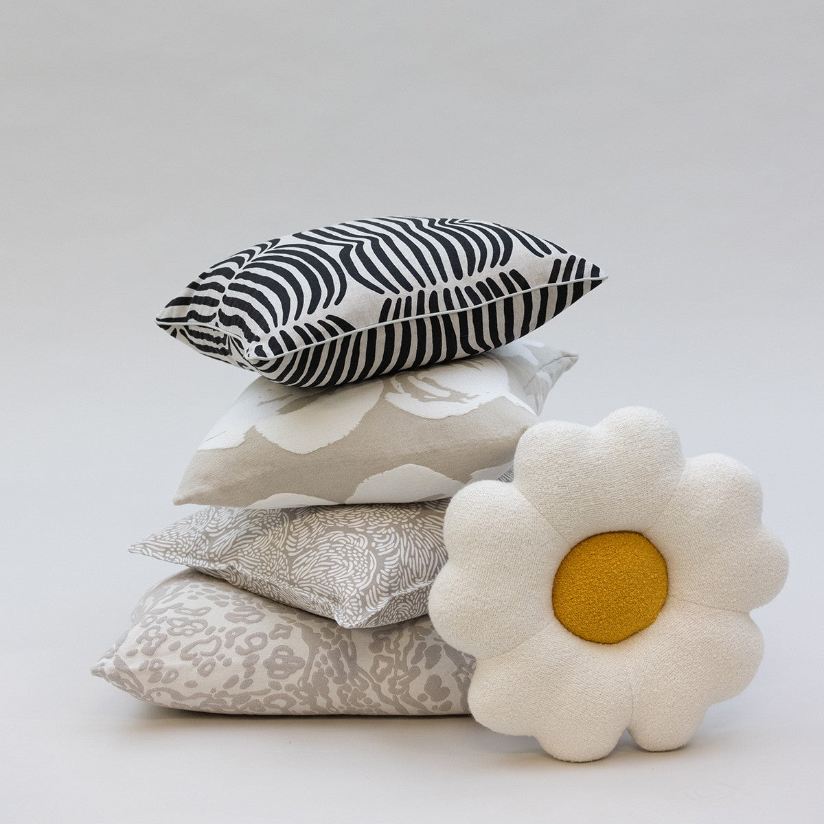 Pentik Lilia Beige / White Throw Pillow