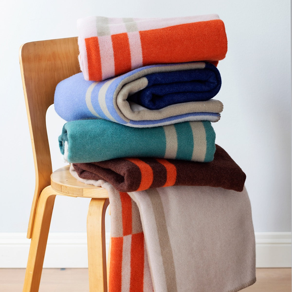 Lapuan Kankurit Toffee Blueberry / Beige Wool Blanket