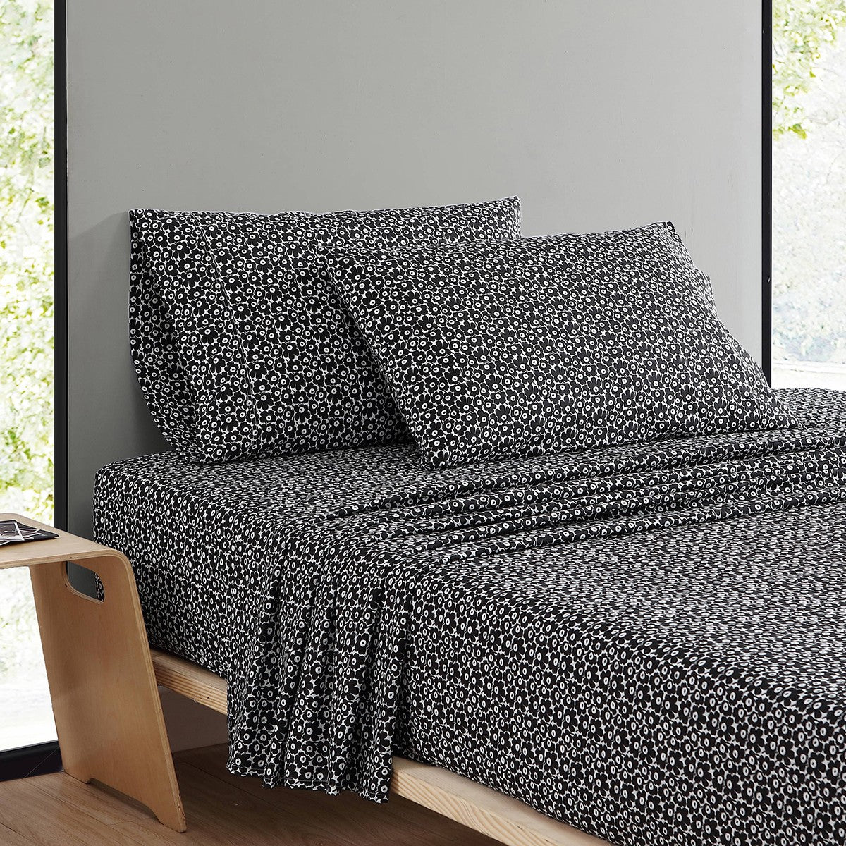 Marimekko Pikkuinen Unikko Black Queen Sheet Set