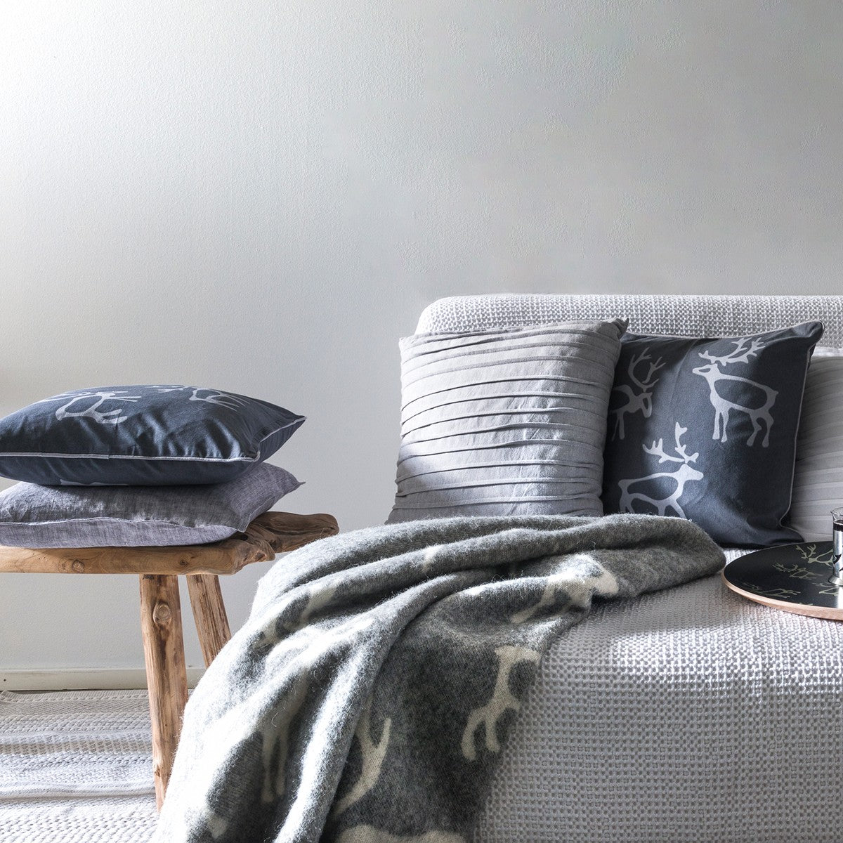 Pentik Saaga Grey Wool Blanket