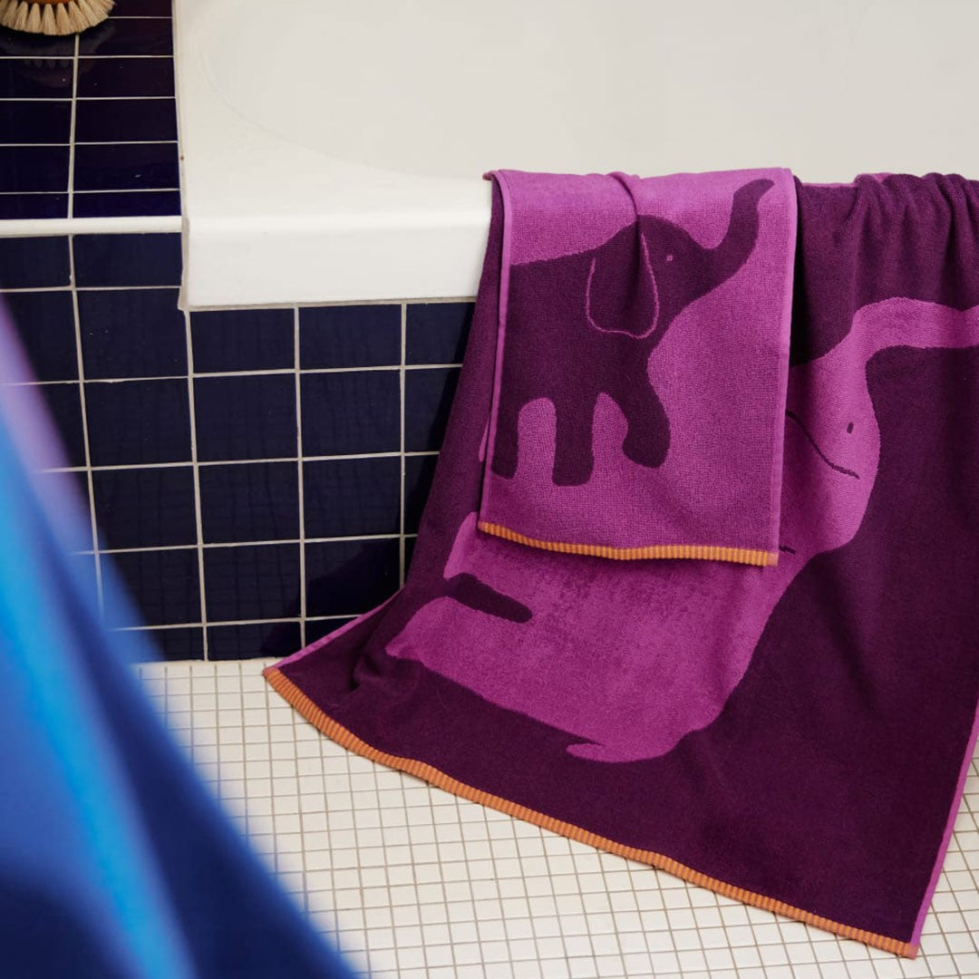 Finlayson Elefantti Vapaa Fuchsia / Orange Bath Towel