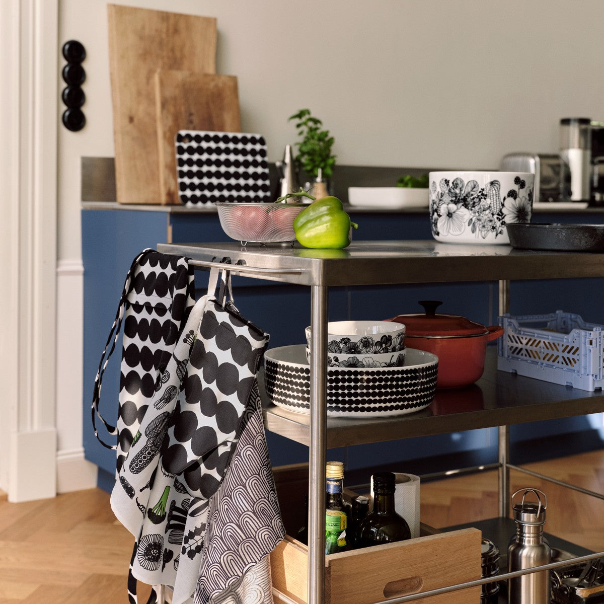 Marimekko Rasymatto White / Black Serving Bowl