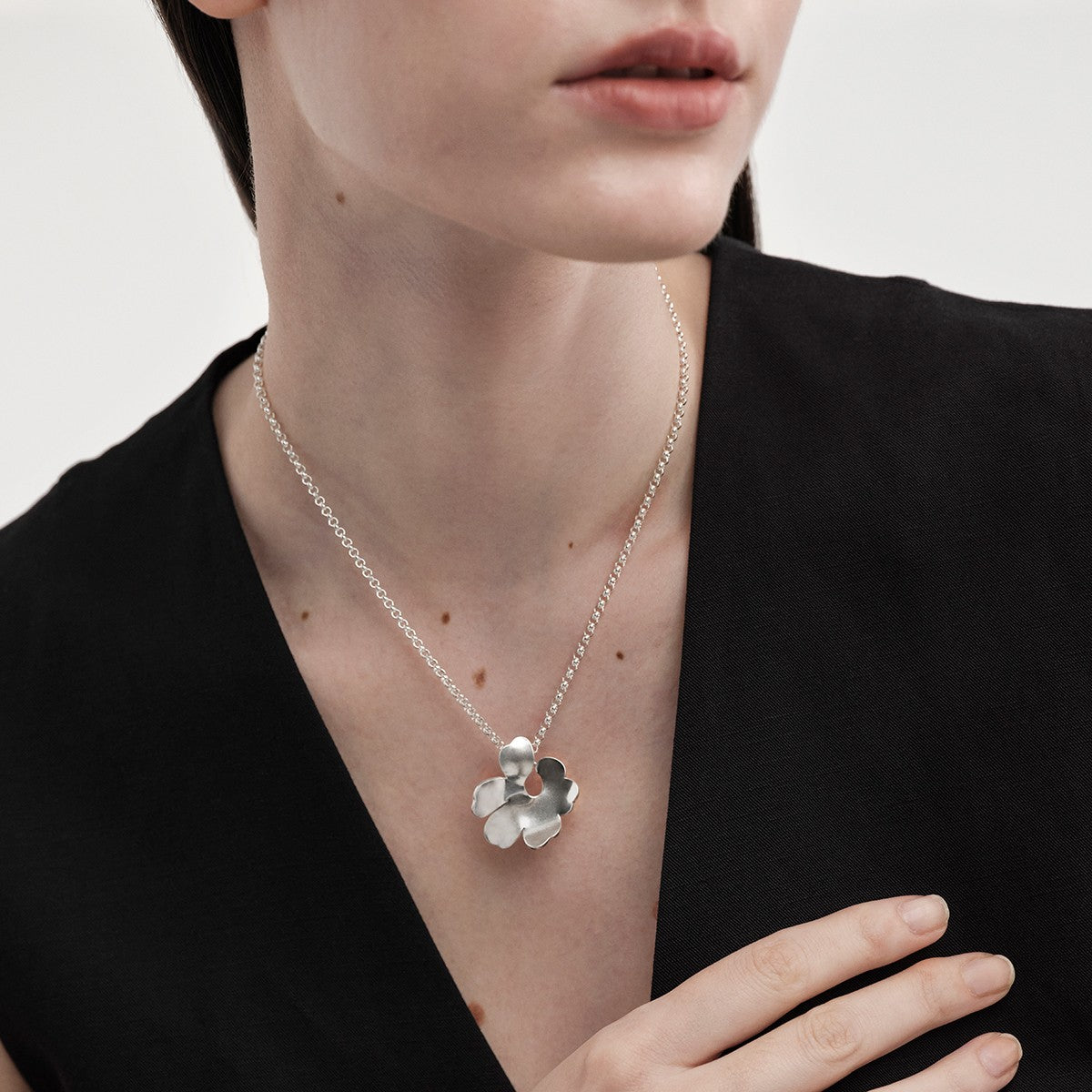 Kalevala x Marimekko Unikko Silver Necklace - Anniversary Edition