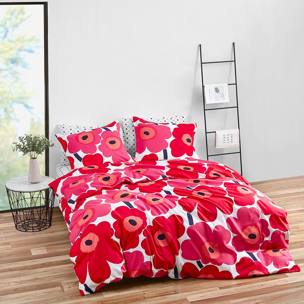Marimekko Unikko Red Full / Queen Duvet Cover Set
