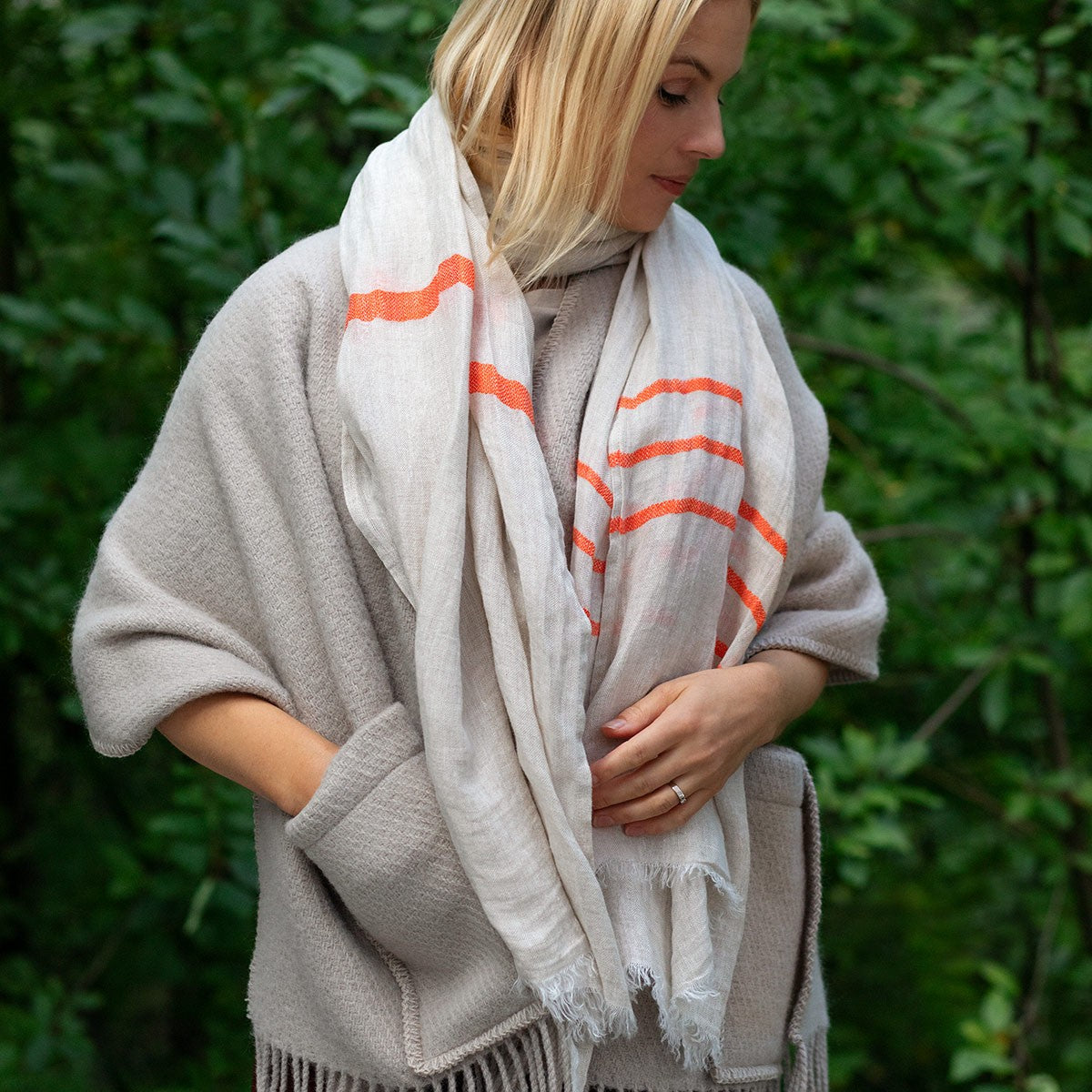 Lapuan Kankurit Usva Beige / Orange Scarf