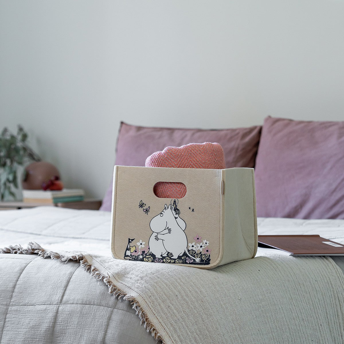 Muurla Moomin Hug Tan / Dark Blue Storage Basket
